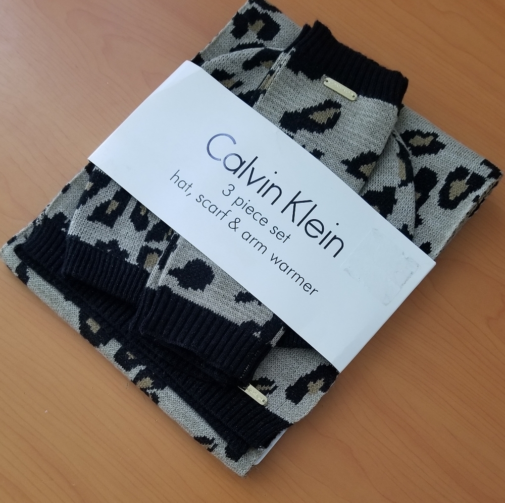 CALVIN KLEIN hat, scarf & arm warmer set